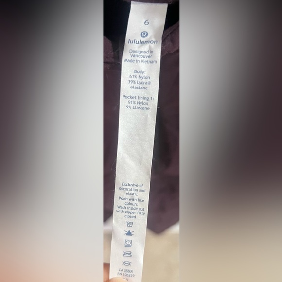 Lululemon Toasty tech 1/2 zip black cherry/maroon embroidered sleeve women’s 6 - Picture 7 of 12